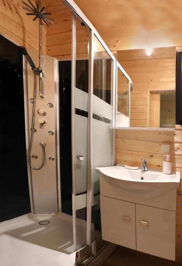 Au Coeur Du Bien-Etre, Chalet Avec Piscine Chauffee Et Couverte, Spa, Sauna, Massages Monteaux Eksteriør bilde