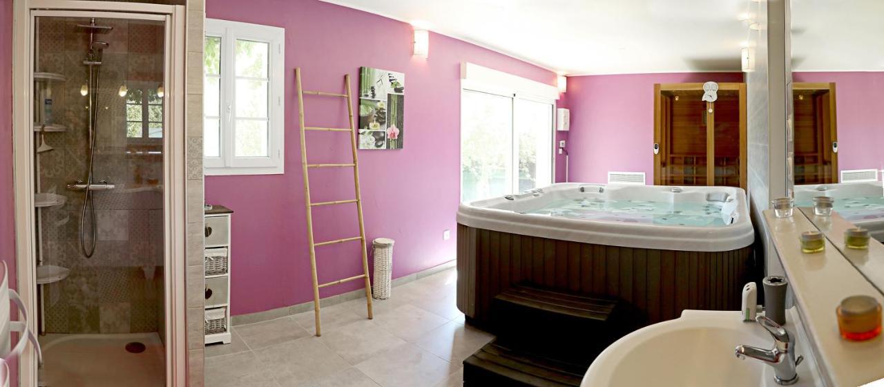 Au Coeur Du Bien-Etre, Chalet Avec Piscine Chauffee Et Couverte, Spa, Sauna, Massages Monteaux Eksteriør bilde